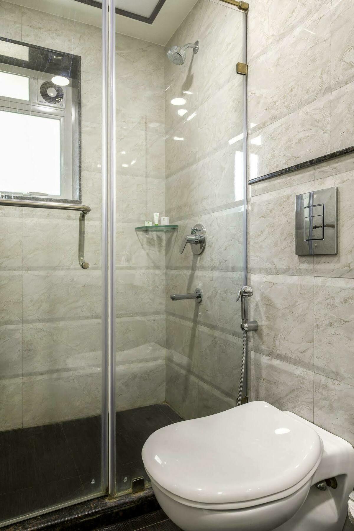 Oyo 16703 Hotel The Platinum Calcutta Buitenkant foto