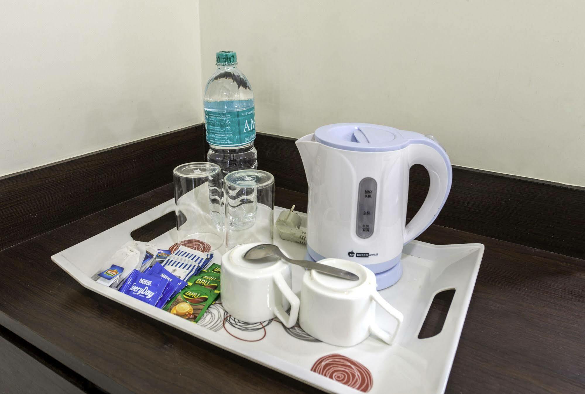 Oyo 16703 Hotel The Platinum Calcutta Buitenkant foto